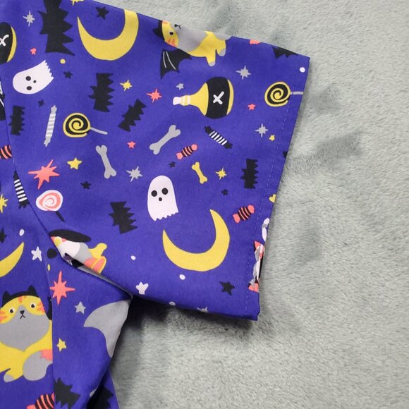 Zoe + Chloe Halloween V-neck Scrub Top 2 Pockets Spooky Cats and Dogs Wmn Sz S - Picture 6 of 10
